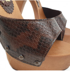 CLOGS WITH BROWN PYTHON UPPER
