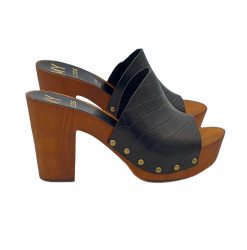 BLACK MULES IN LEATHER AND COMFY HEEL 9