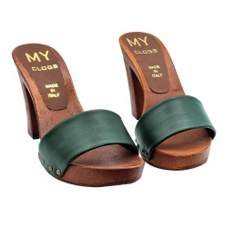 CLOGS IN WOOD GREEN LEATHER...