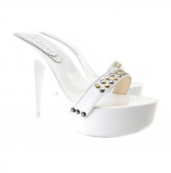 WHITE CLOGS WITH STUDS -...